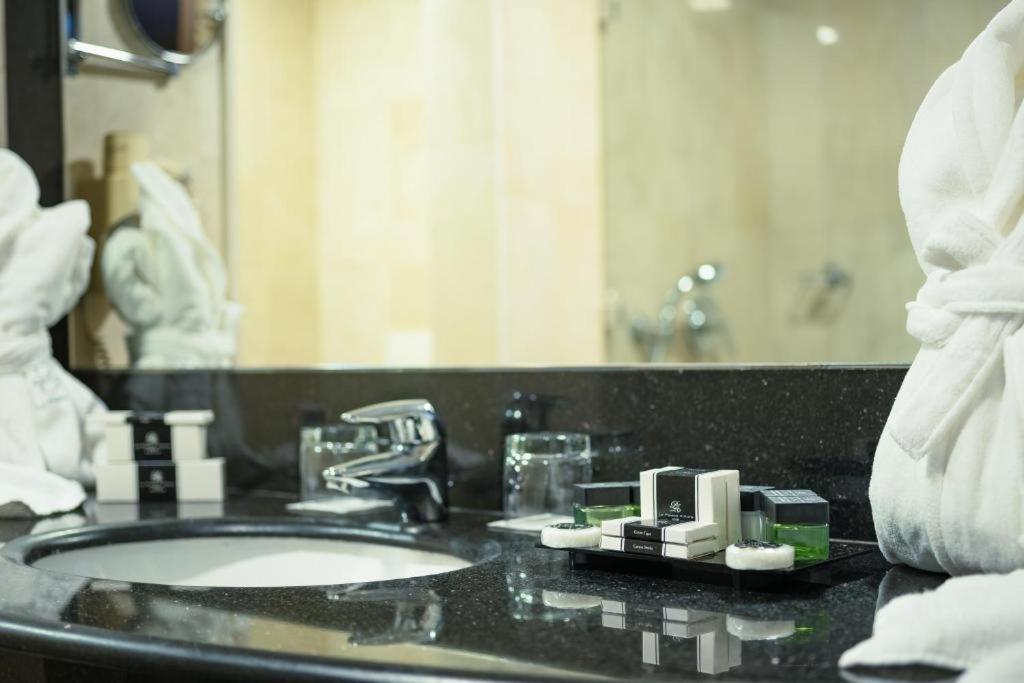 레 팔레세 단파 호텔 카사블랑카 외부 사진 Bathroom amenities