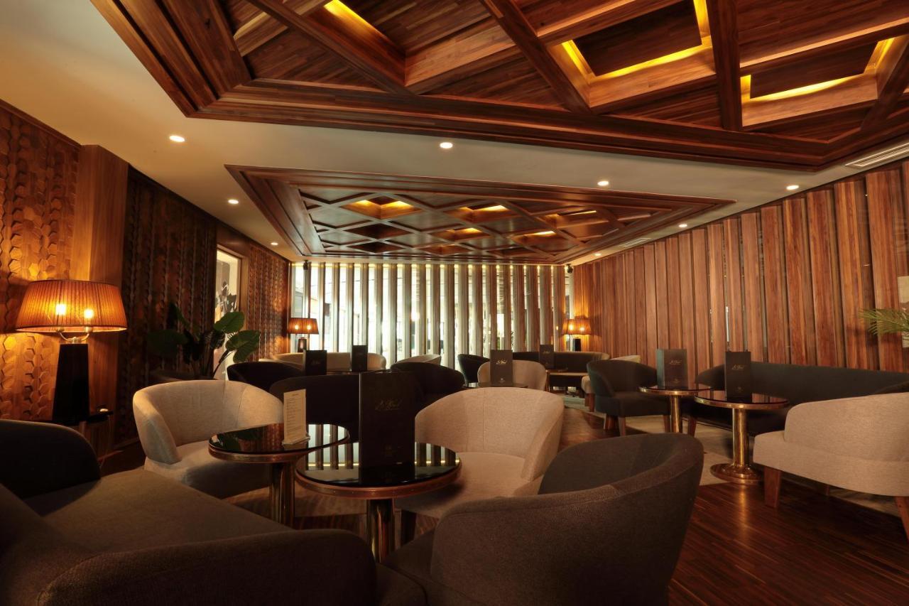 레 팔레세 단파 호텔 카사블랑카 외부 사진 The lounge at the airport